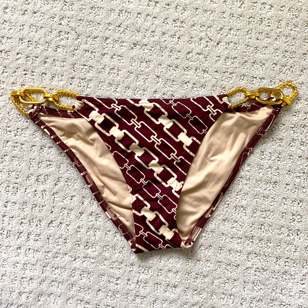 Victoria’s Secret Bikini - Picture 6 of 9